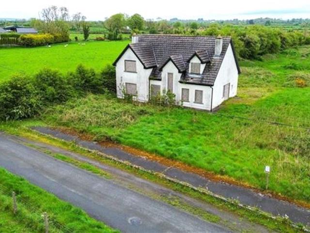 Detached House for sale in Curragh, Connacht