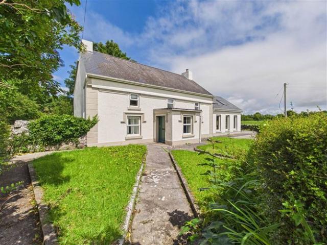 Detached House for sale in Tuam, Connacht
