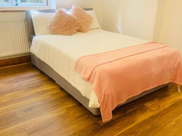 House for rent in London Borough of Hounslow, Spring Grove