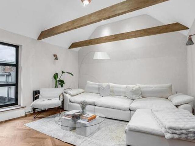 House for sale in Kings Hill, Colliers End