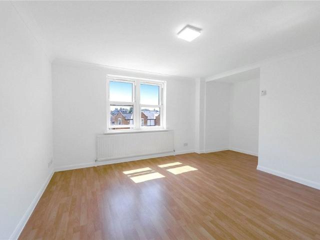 Apartment for rent in St Margarets, Greater London