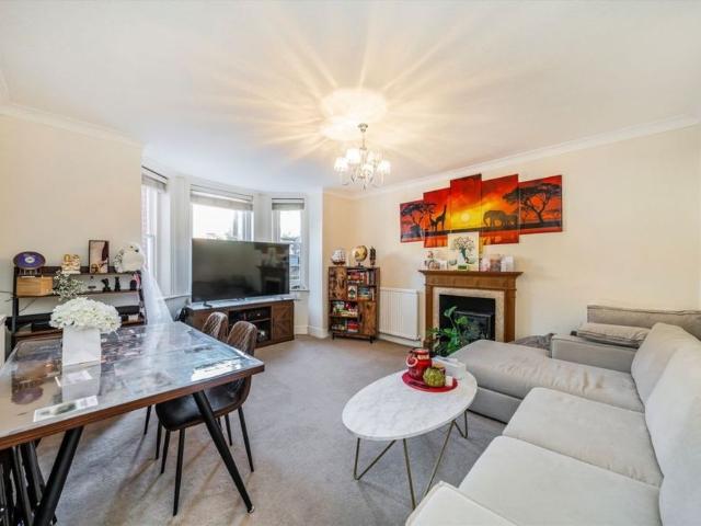 Apartment for rent in St Margarets, Greater London