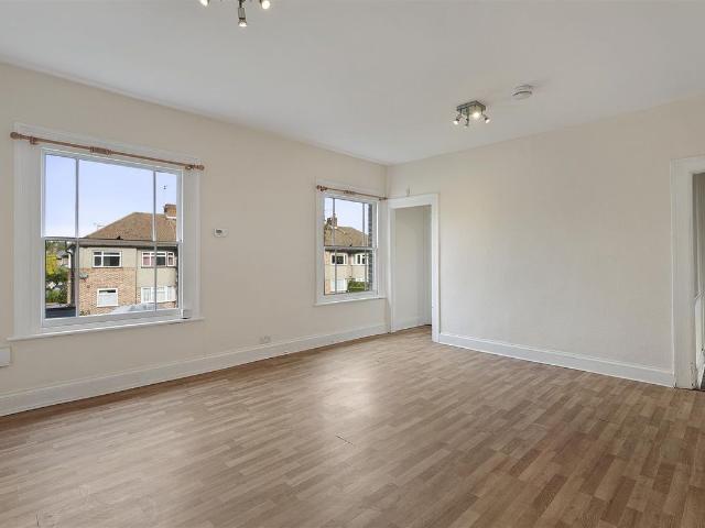 Apartment for rent in St Margarets, Greater London