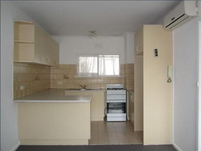 Granny Flat for rent in St Kilda East, Melbourne