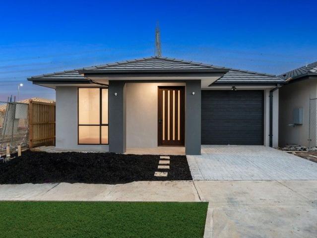 House for sale in Clyde North, Victoria
