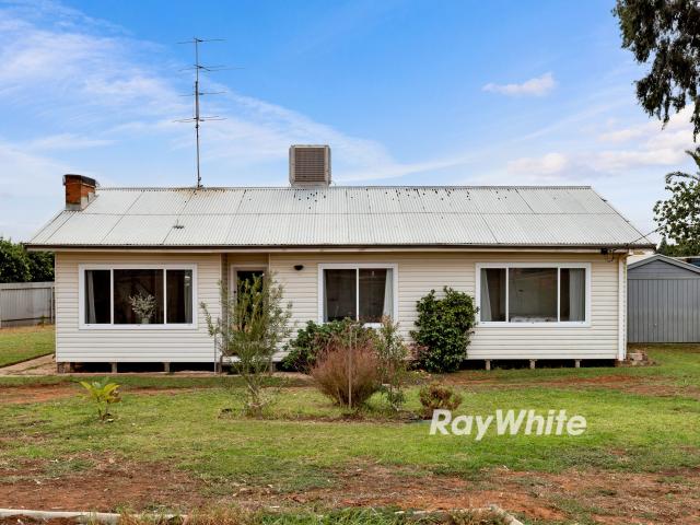House for sale in Red Cliffs