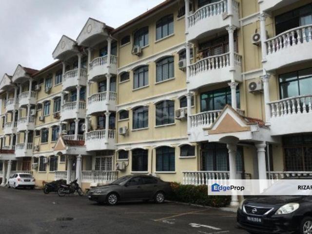 Condominium for rent in Malaka