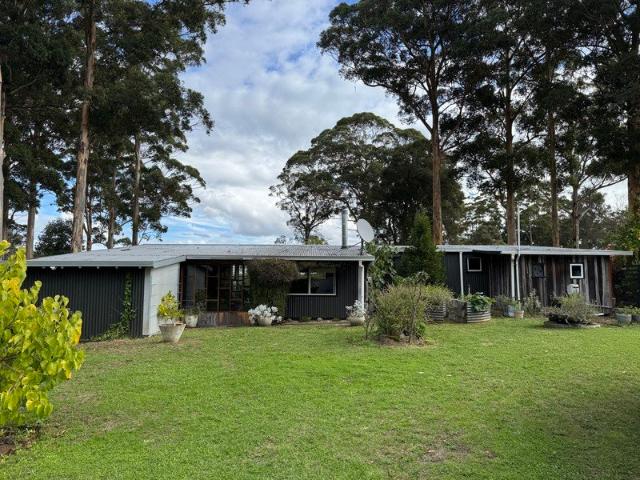 Cottage for sale in Boorara Brook, Western Australia