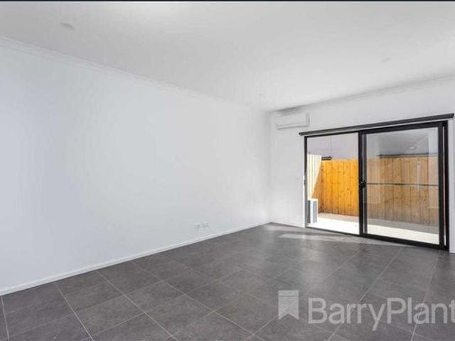 Townhouse for rent in Camerons Creek, Victoria