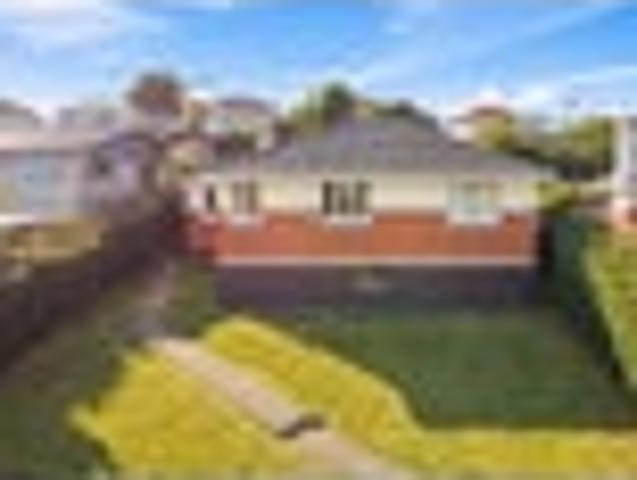 House for sale in Otakou