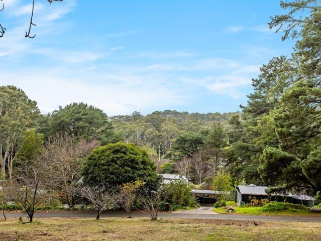 Land for sale in Stirling, South Australia