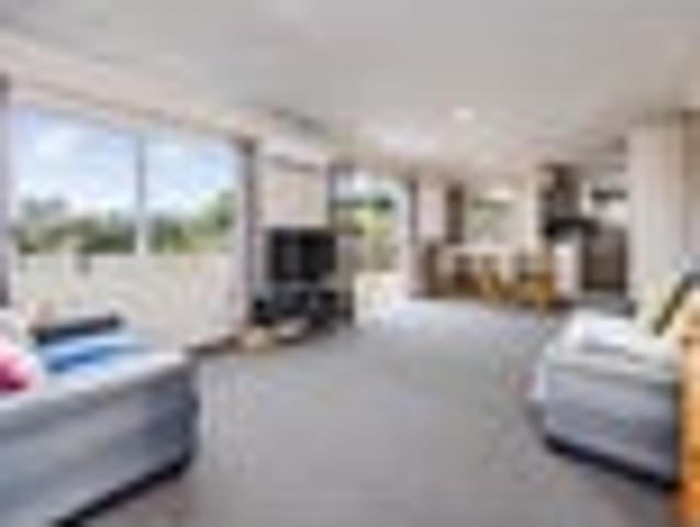 House for sale in Avondale