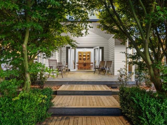 Cottage for sale in Camerons Creek, Victoria