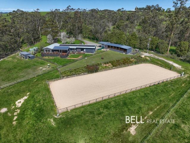 House for sale in Macclesfield, Melbourne