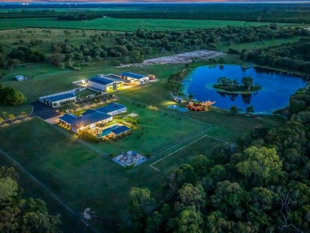 Cottage for sale in Moore Park Beach, Queensland
