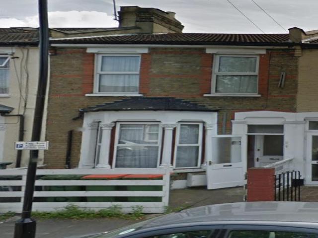 Apartment for rent in Manor Park, Greater London