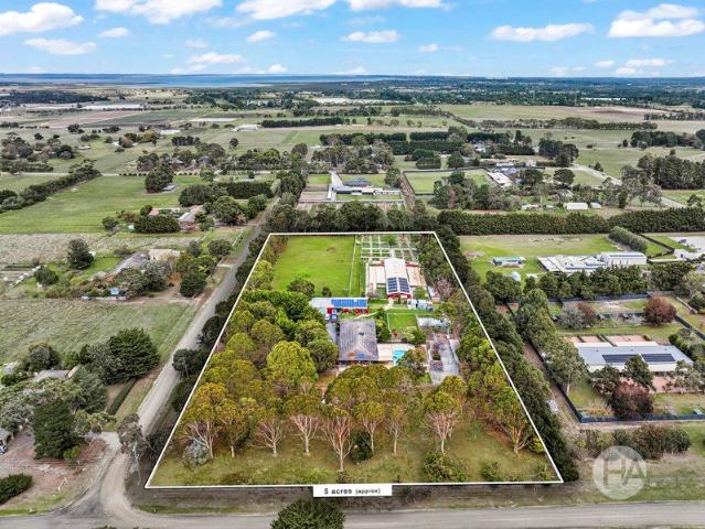 Cottage for sale in Camerons Creek, Victoria