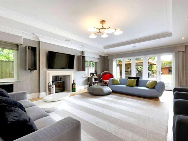 House for rent in Penn, Knotty Green