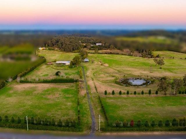 Cottage for sale in Mangrove Mountain, New South Wales