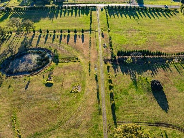 Cottage for sale in Mangrove Mountain, New South Wales
