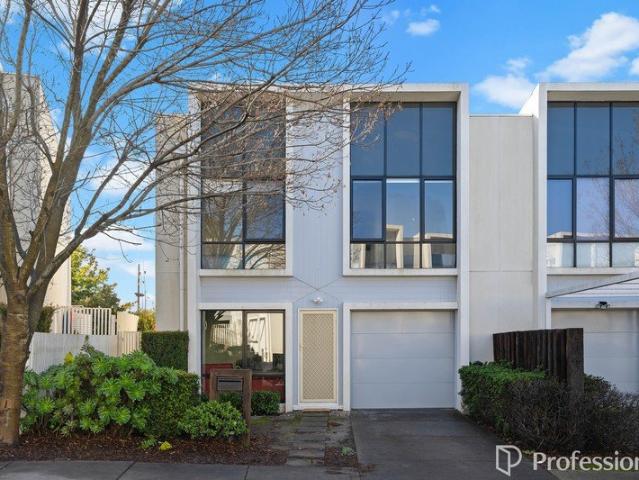 Townhouse for sale in Camerons Creek, Victoria