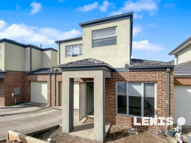 Townhouse for sale in Tarneit Gardens, Melbourne