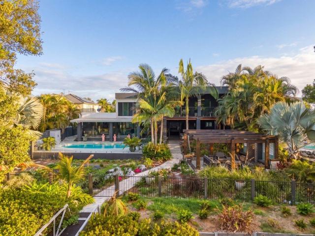 House for sale in Champagne Boulevard, Gold Coast City