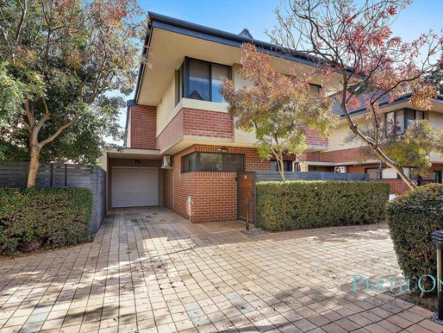 Townhouse for rent in Attadale, Western Australia