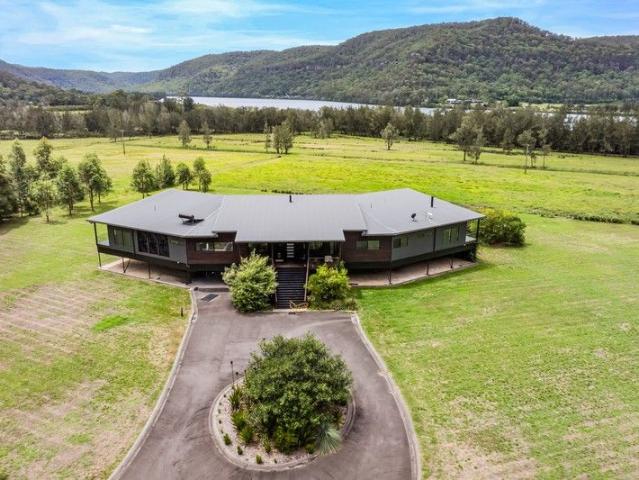Cottage for sale in Sydney, New South Wales