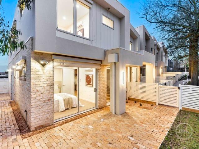 Townhouse for sale in Camerons Creek, Victoria