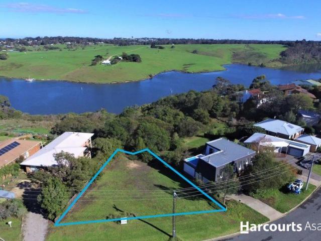 Land for sale in Lakes Entrance, Victoria