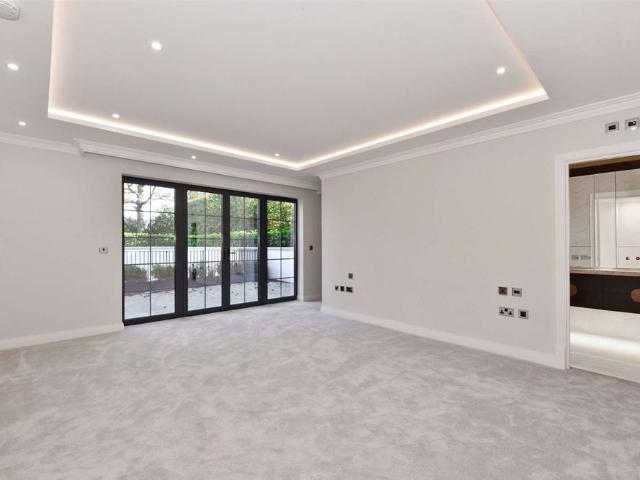 Apartment for rent in Penn, Knotty Green