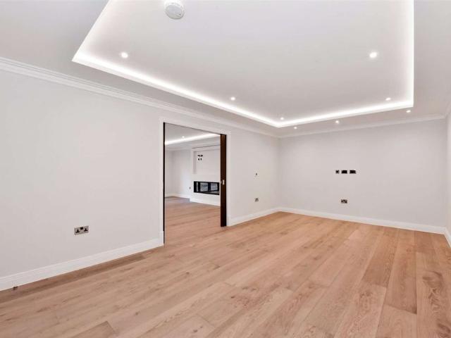 Apartment for rent in Beaconsfield, Penn Bottom