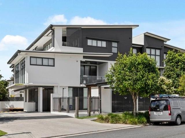 Apartment for sale in Norman Park, Greater Brisbane