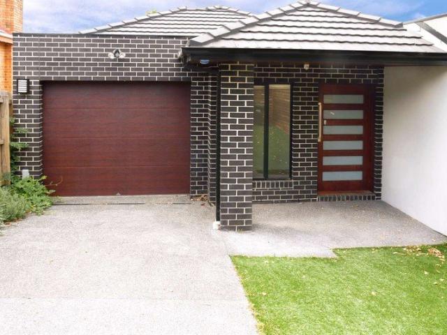 Townhouse for rent in Camerons Creek, Victoria