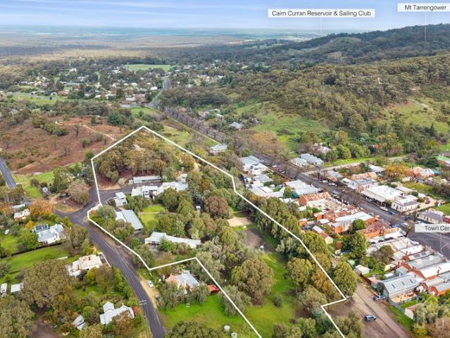 Townhouse for sale in Maldon, Victoria