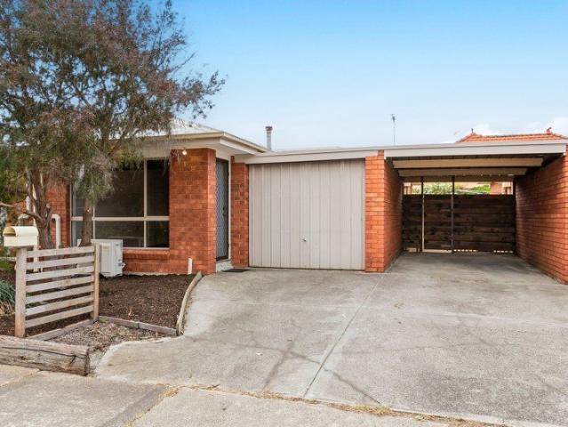 Apartment for sale in Newport, Melbourne