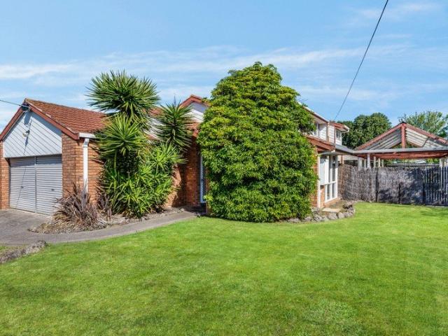 House for sale in Grovedale, Geelong