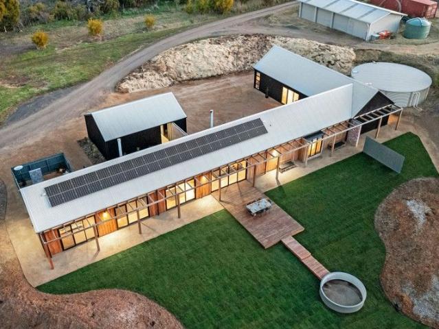 Cottage for sale in Moriac, Victoria