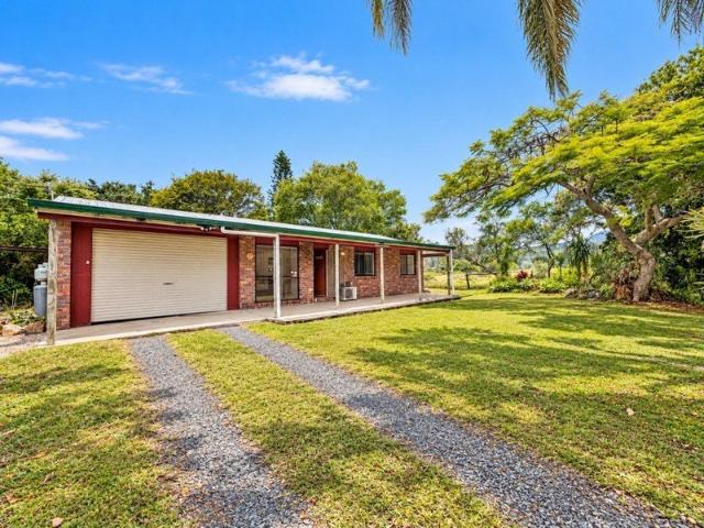 Cottage for rent in Willow Vale, Gold Coast City