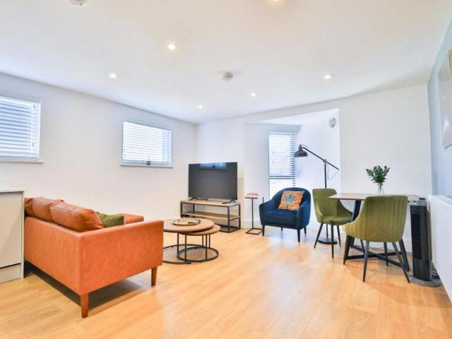Apartment for rent in Spike Island, Feckenham