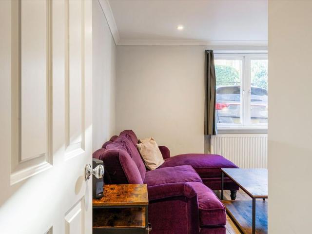 Apartment for rent in North Sheen, Greater London