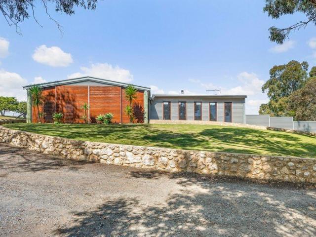 Cottage for sale in McLaren Flat, Adelaide