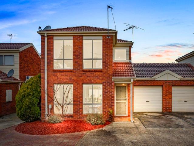 Townhouse for sale in Camerons Creek, Victoria