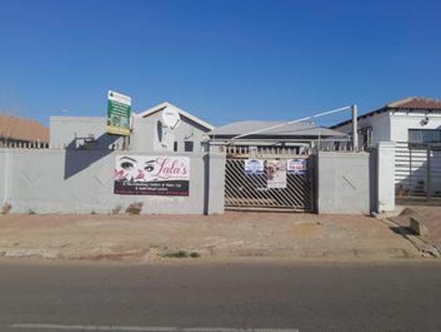 House for sale in Vosloorus, Gauteng