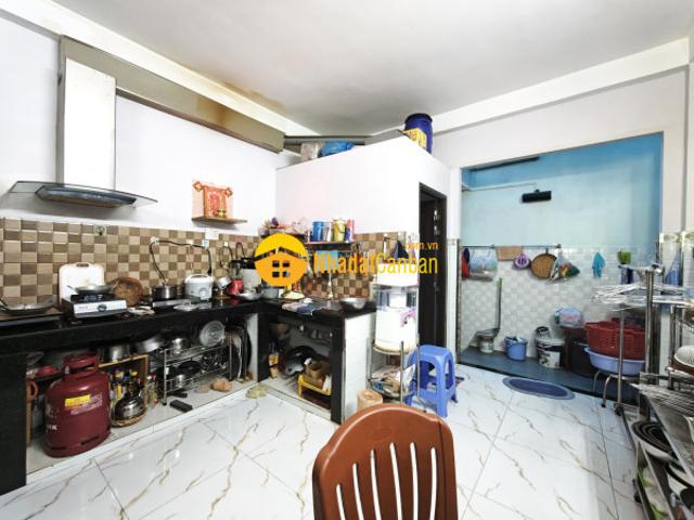 Nhà mặt phố bán
