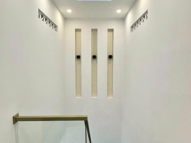 Nhà mặt phố bán