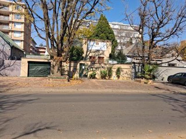 Commercial for rent in Waterkloof, Gauteng