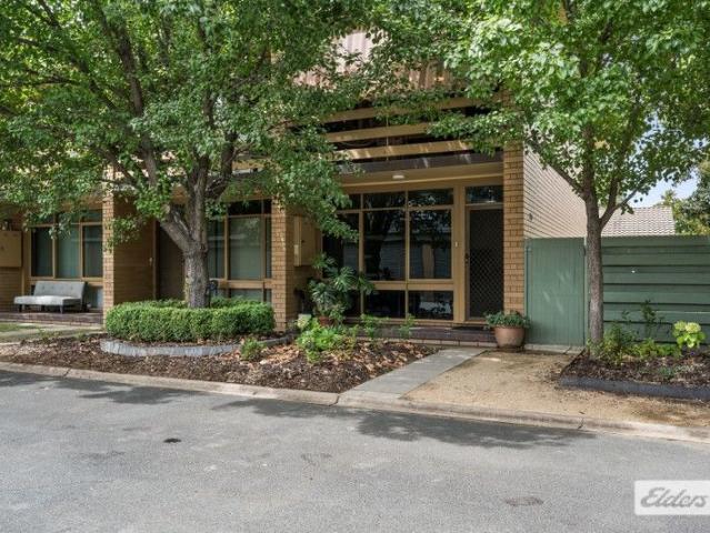 Townhouse for sale in Wodonga, Victoria