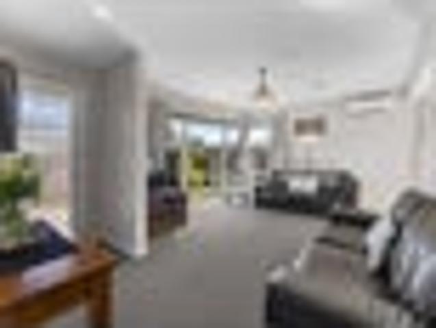 House for sale in Chaslands, Canterbury